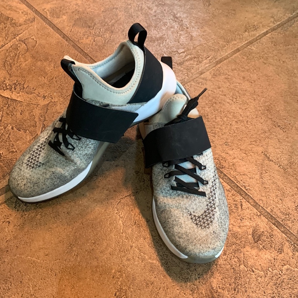 Women’s Nike Zoom size 7